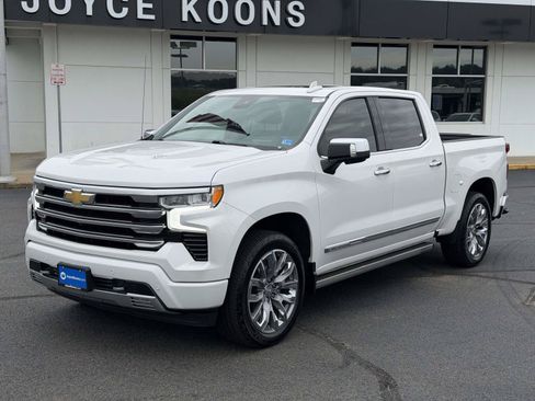 Used 2023 Chevrolet Silverado 1500 High Country w/ High Country Premium Package AWD/4WD image 4