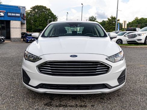 Used 2019 Ford Fusion SE image 2