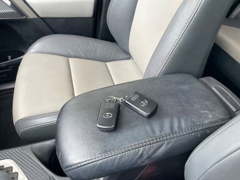 Used 2014 Toyota RAV4 Limited AWD/4WD image 44