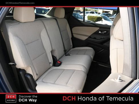 Used 2022 Chevrolet Traverse LS image 21