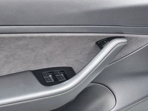 Used 2019 Tesla Model 3 Performance image 12