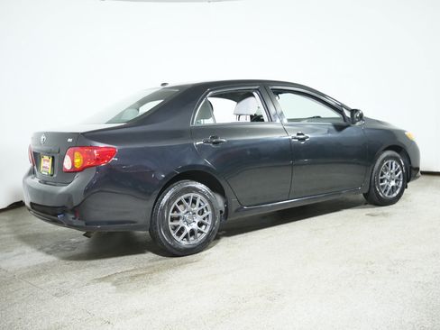 Used 2010 Toyota Corolla LE image 7