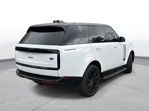Used 2023 Land Rover Range Rover SE image 8