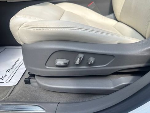 Certified 2019 Cadillac XT5 Luxury w/ Trailering Package AWD/4WD image 16