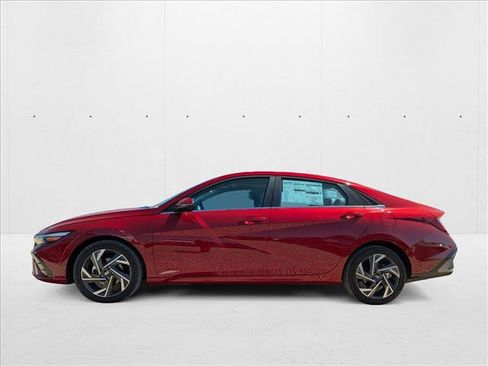 New 2025 Hyundai Elantra Limited image 5