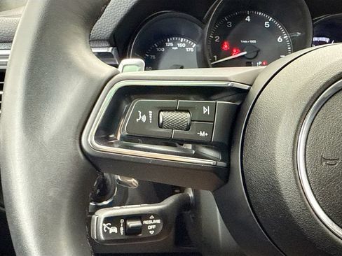 Certified 2025 Porsche Macan AWD/4WD image 13