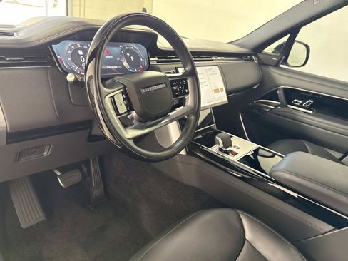 Used 2025 Land Rover Range Rover Long Wheelbase SE AWD/4WD image 22