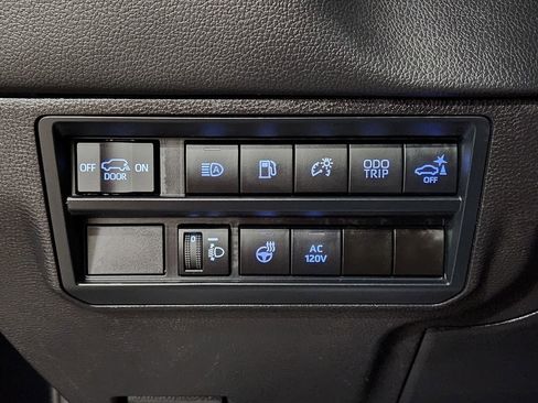 Used 2024 Toyota Sequoia Limited image 43