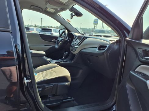Used 2021 Chevrolet Equinox LS w/ LS Convenience Package FWD image 22