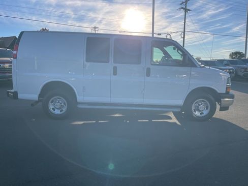 Used 2023 Chevrolet Express 2500 w/ Driver Convenience Package RWD image 6