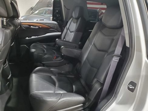 Used 2017 Cadillac Escalade Premium Luxury AWD/4WD image 25