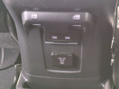 Used 2022 Jeep Wrangler Unlimited Rubicon AWD/4WD image 35