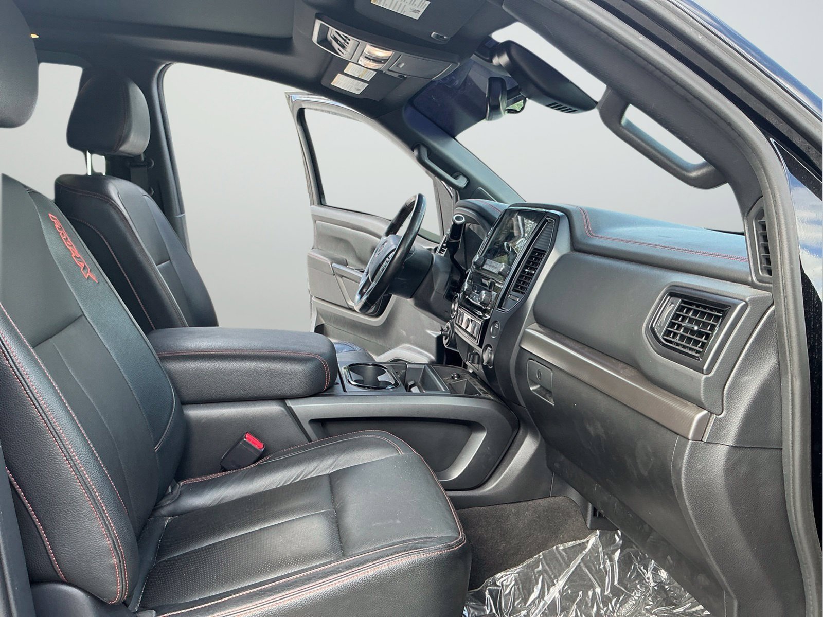 Used 2021 Nissan Titan PRO-4X w/ Pro-4x Convenience Package AWD/4WD image 15