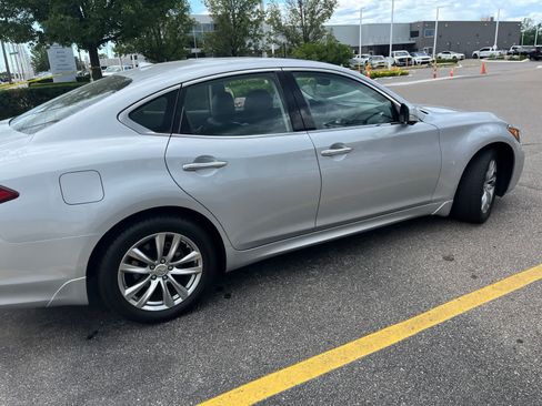 Used 2019 INFINITI Q70 Luxe w/ Proactive Package AWD/4WD image 14