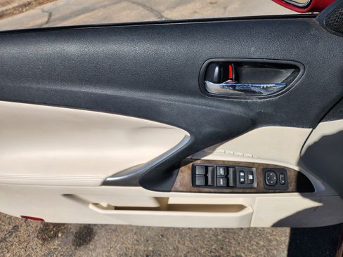 Used 2010 Lexus IS 350C image 18