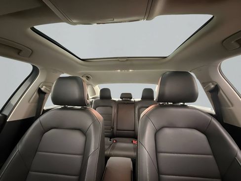 Used 2024 Volkswagen Jetta SE FWD image 15