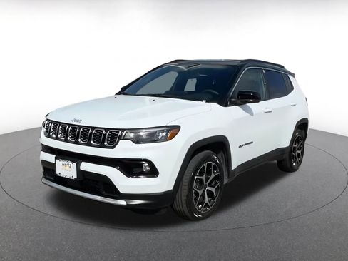 Used 2025 Jeep Compass Limited image 7