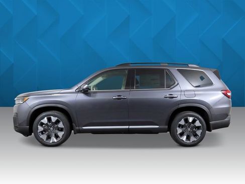 New 2026 Honda Pilot Touring image 2