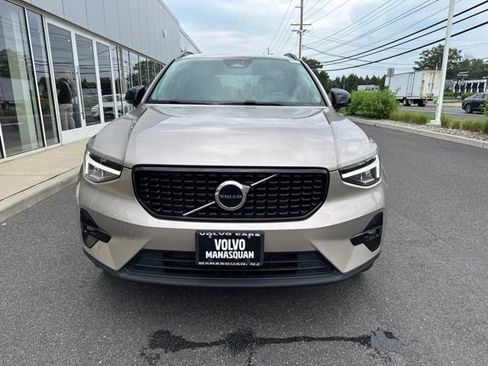 Used 2023 Volvo XC40 B5 Plus w/ Climate Package AWD/4WD image 7