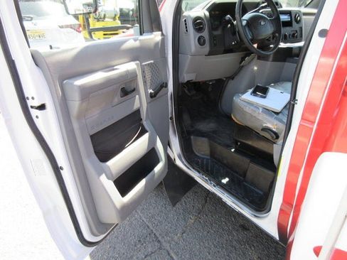 Used 2013 Ford E-350 and Econoline 350 Super Duty Wagon w/ Shuttle Bus Prep Pkg image 17