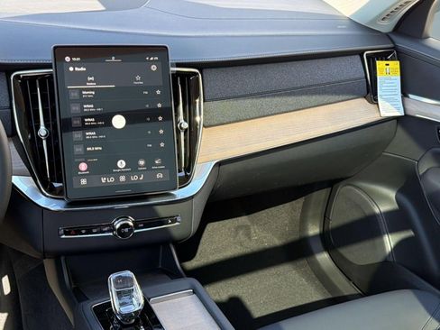 New 2026 Volvo XC90 B5 Plus AWD/4WD image 27