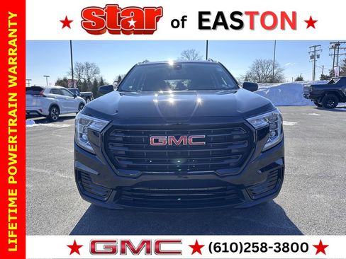 Used 2023 GMC Terrain SLE w/ Driver Convenience Package image 4