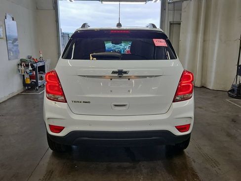 Used 2022 Chevrolet Trax LT w/ Premium Seat Package AWD/4WD image 3