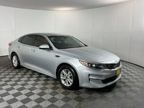 Used 2018 Kia Optima LX FWD image 3