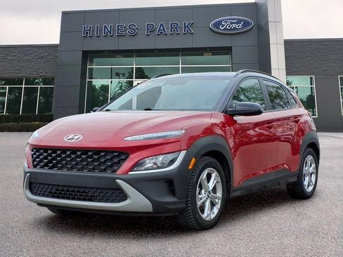 Used 2022 Hyundai Kona SEL w/ Cargo Package FWD image 3