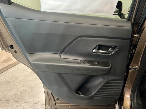 New 2026 Nissan Kicks SR AWD/4WD image 18