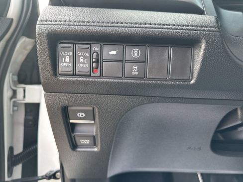 Used 2023 Honda Odyssey EX-L image 13