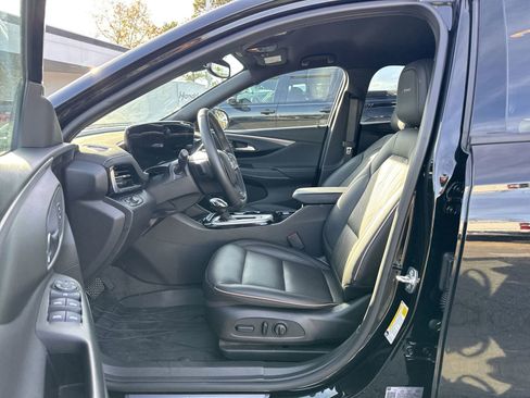 Used 2025 Buick Envista Avenir image 16