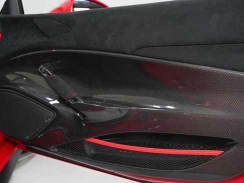 Used 2020 Ferrari 488 Pista Spider image 41