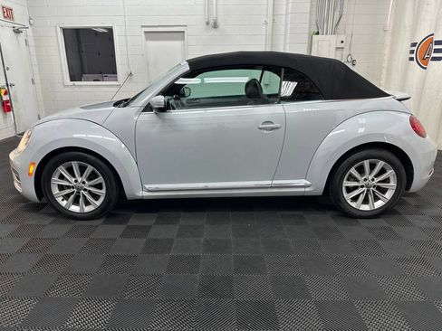 Used 2019 Volkswagen Beetle 2.0T SE FWD image 6