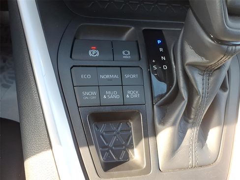 Used 2024 Toyota RAV4 XLE image 26