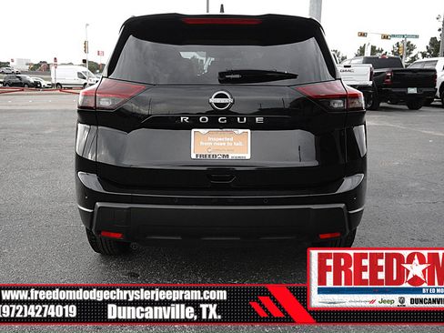 Used 2024 Nissan Rogue S FWD image 4