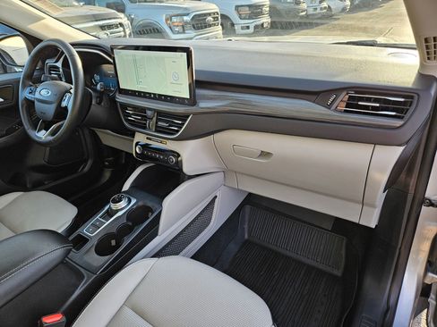 Used 2023 Ford Escape Platinum image 36