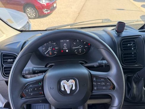 Used 2024 RAM ProMaster 2500 w/ Convenience Group FWD image 14