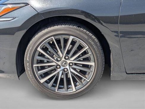 Used 2025 Lexus ES 300h w/ Premium Package FWD image 19