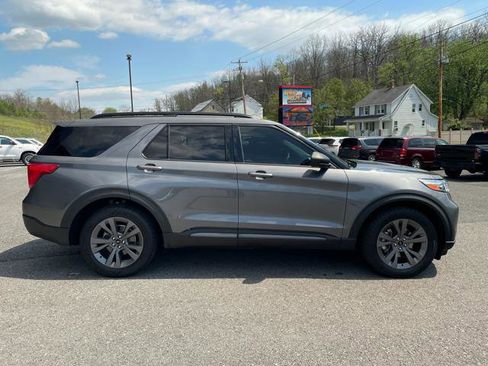 Used 2021 Ford Explorer XLT w/ Equipment Group 202A AWD/4WD image 10
