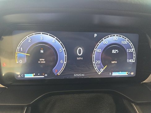 Used 2024 Jeep Grand Cherokee L Altitude image 11