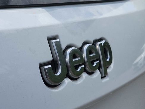 Certified 2018 Jeep Grand Cherokee Limited AWD/4WD image 29