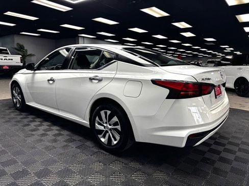 Used 2024 Nissan Altima 2.5 S FWD image 9