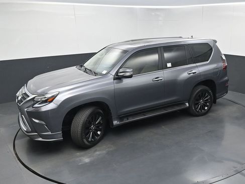 Used 2023 Lexus GX 460 Premium w/ Accessory Package AWD/4WD image 37