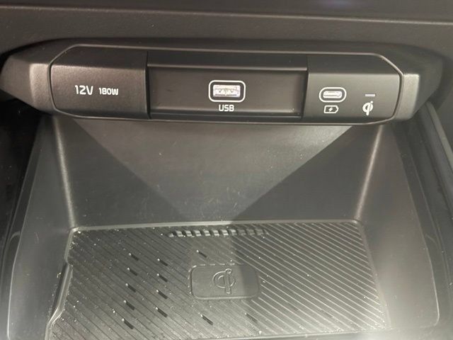 Used 2023 Kia Niro EX FWD image 28