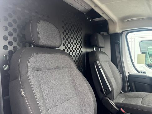 Used 2025 RAM ProMaster 2500 w/ U-Haul Equipment Group FWD image 4
