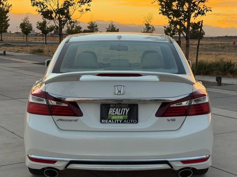 Used 2017 Honda Accord EX-L image 7