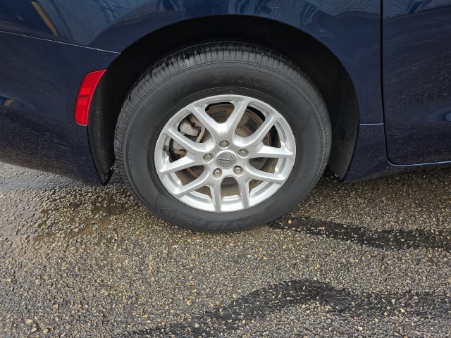 Used 2025 Chrysler Pacifica Select FWD image 19
