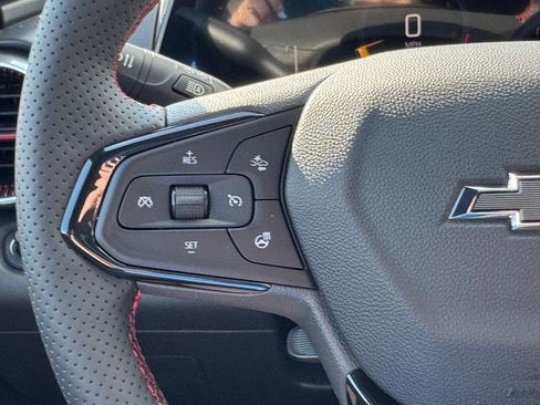 New 2025 Chevrolet Trax RS w/ Sunroof Package image 14