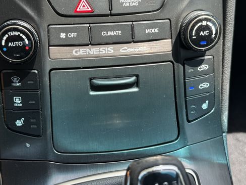 Used 2015 Hyundai Genesis 3.8 RWD image 32